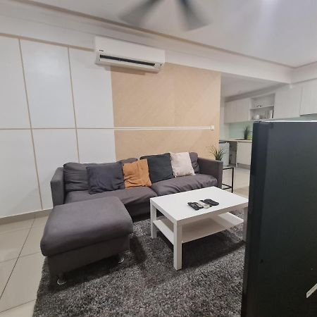 Lovely 3-Bedroom Serviced Apartment @ Кіберджая Екстер'єр фото