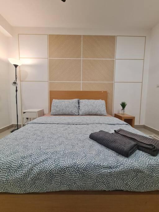 Lovely 3-Bedroom Serviced Apartment @ Кіберджая Екстер'єр фото