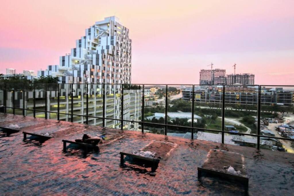 Lovely 3-Bedroom Serviced Apartment @ Кіберджая Екстер'єр фото