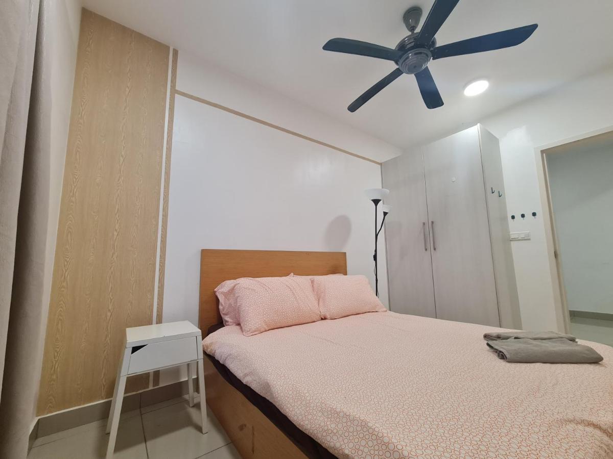 Lovely 3-Bedroom Serviced Apartment @ Кіберджая Екстер'єр фото