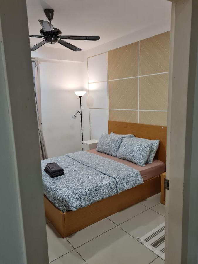 Lovely 3-Bedroom Serviced Apartment @ Кіберджая Екстер'єр фото